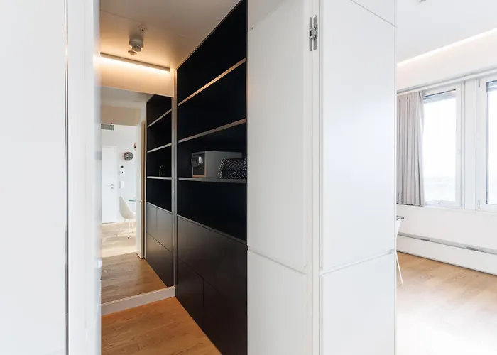 Apartment Penthouse-flair With Skyline-view *