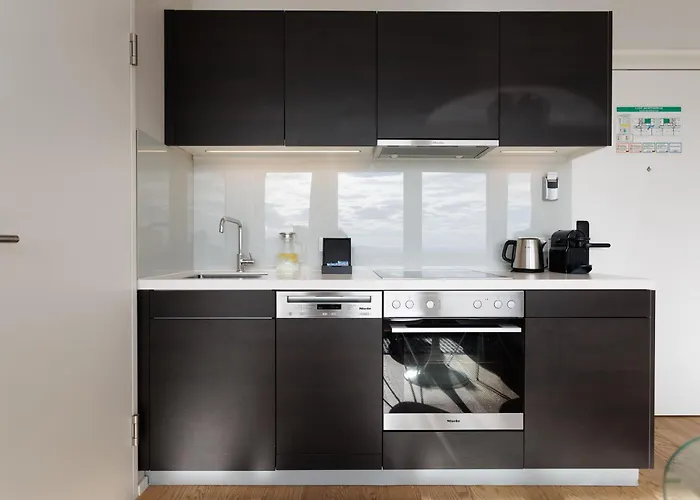 Penthouse-flair With Skyline-view Apartment