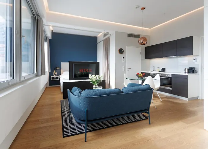 Penthouse-flair With Skyline-view *