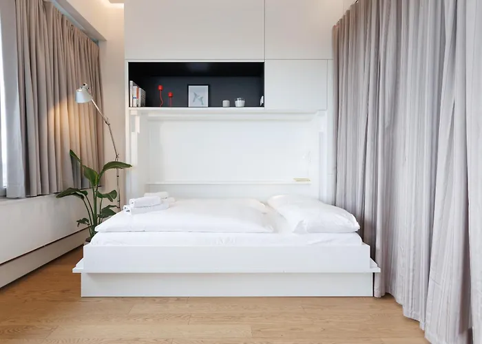 Penthouse-flair With Skyline-view Apartment